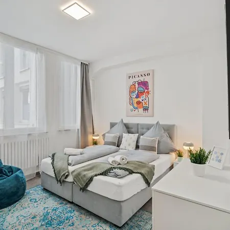 Yello Homes - Lazy Loft - Airport&messe - 8 Betten - 3 Schlafzimmer Nürnberg